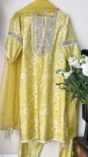 Yellow Cascading Florals Set.