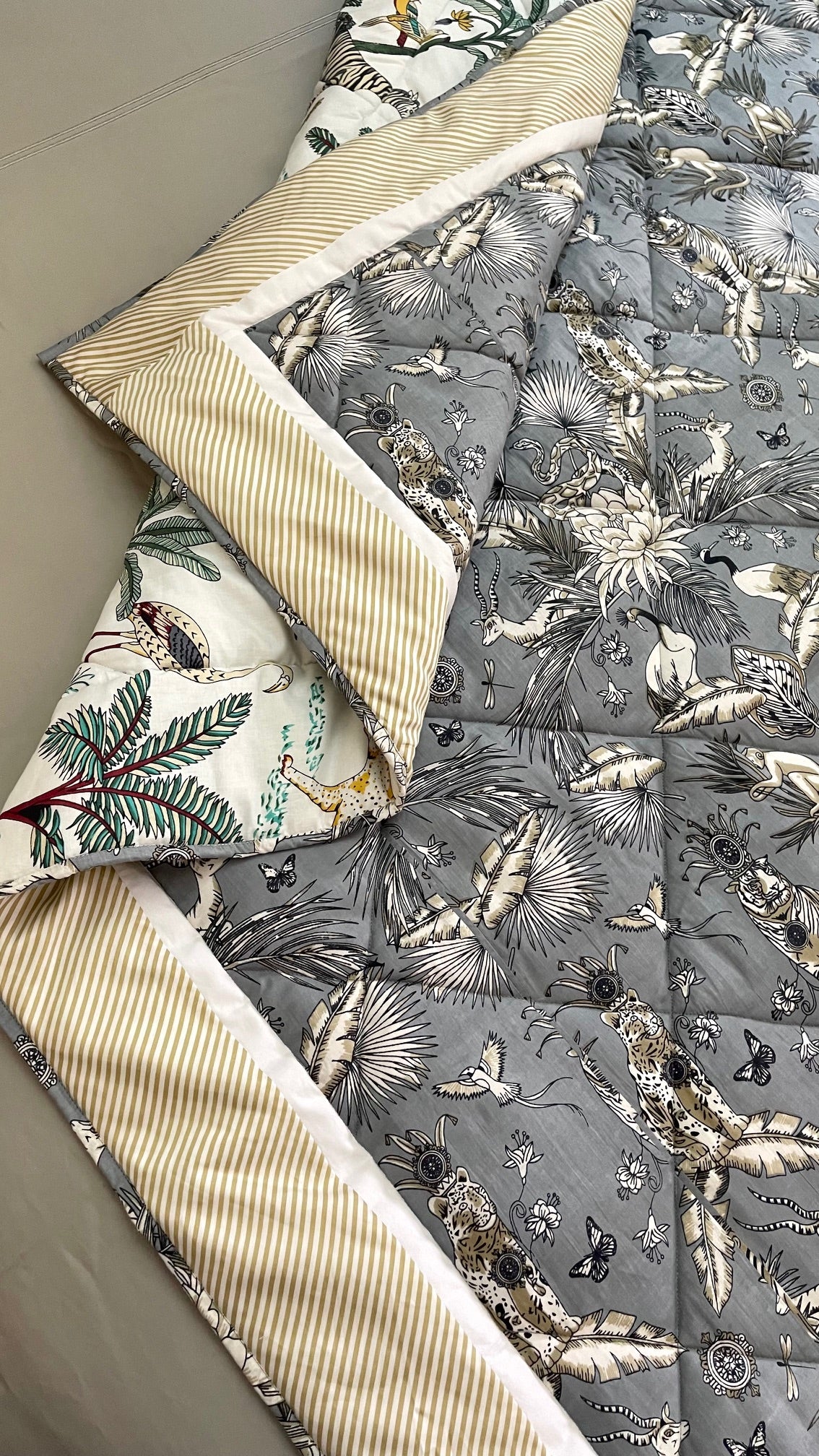 Grey Safari Quilt Set